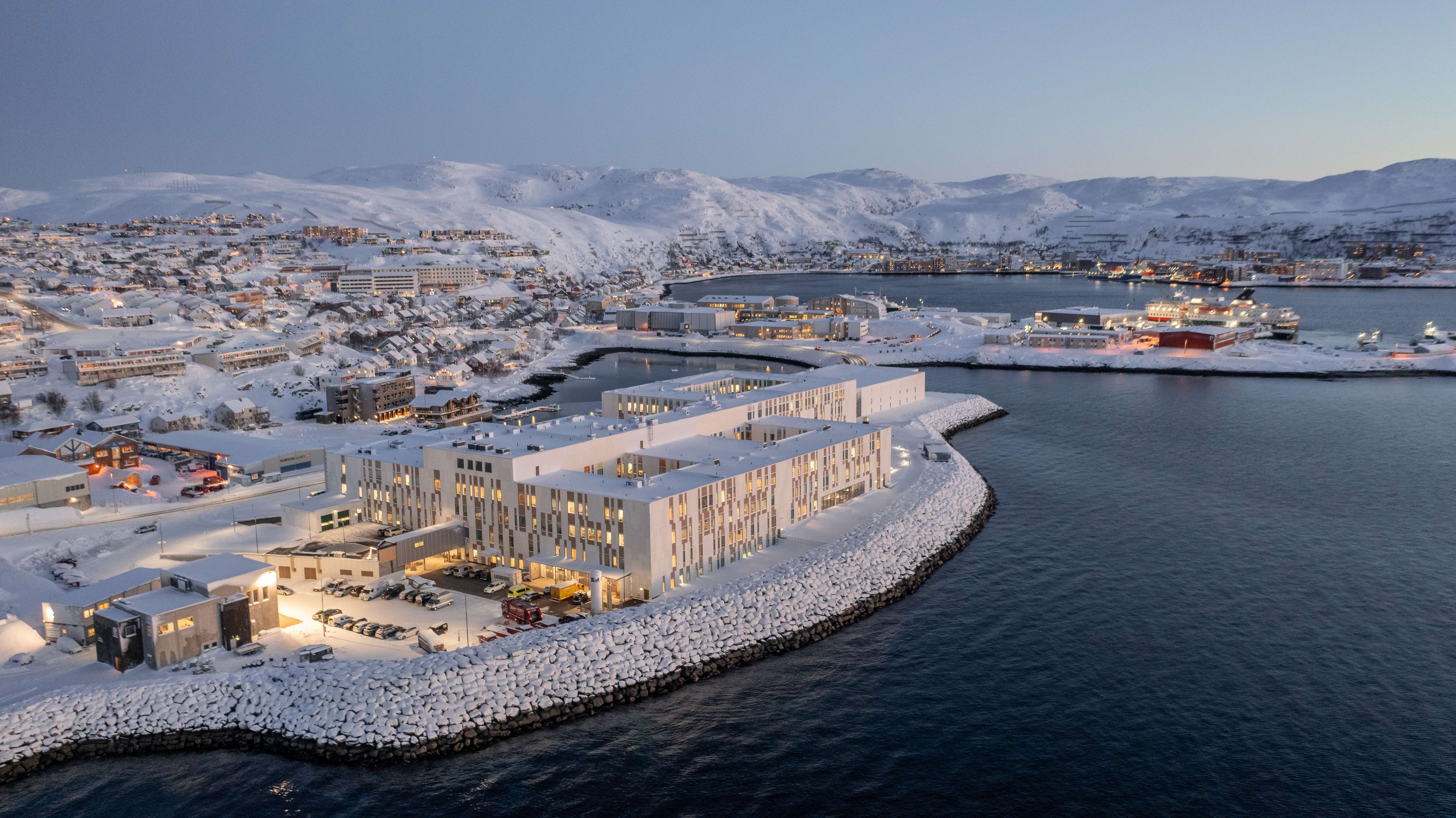 Dronebilde vinter, Hammerfest sykehus