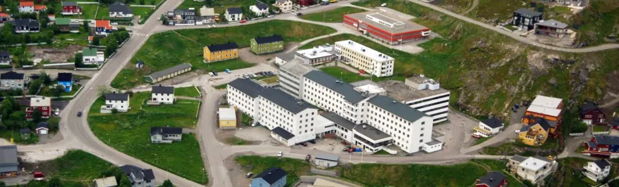 Flyfoto av en stor bygning