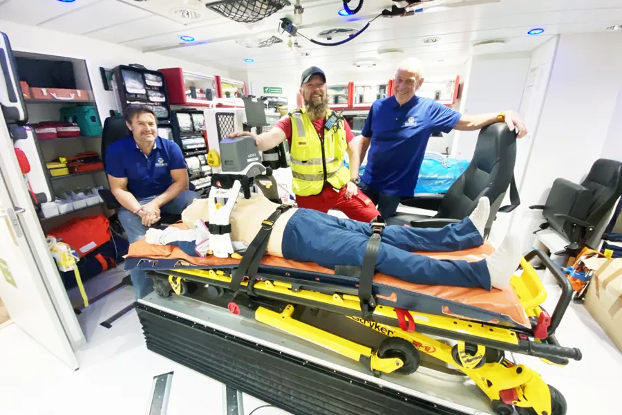 Bilde fra testingen av det selvstabiliserte bårebordet.