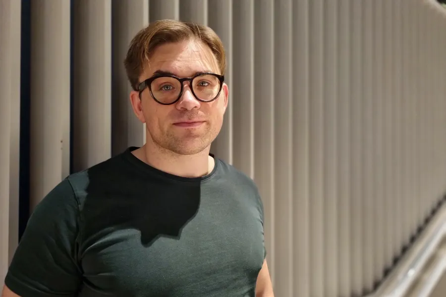 Lars Robert Helander