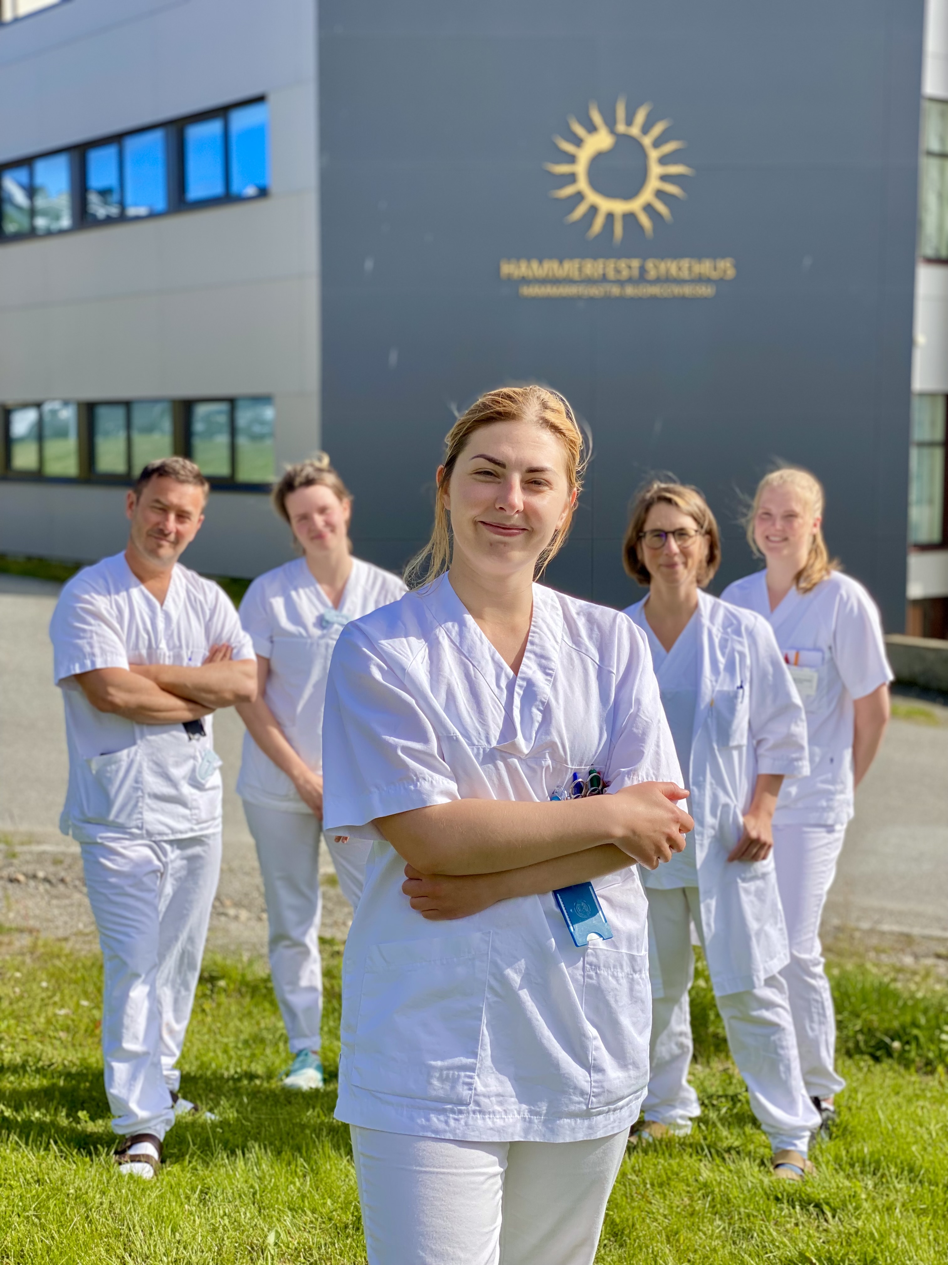 En person i hvit skjorte