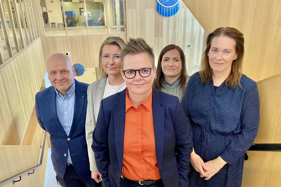 Bilde av tillitsvalgte sammen med HR-sjef