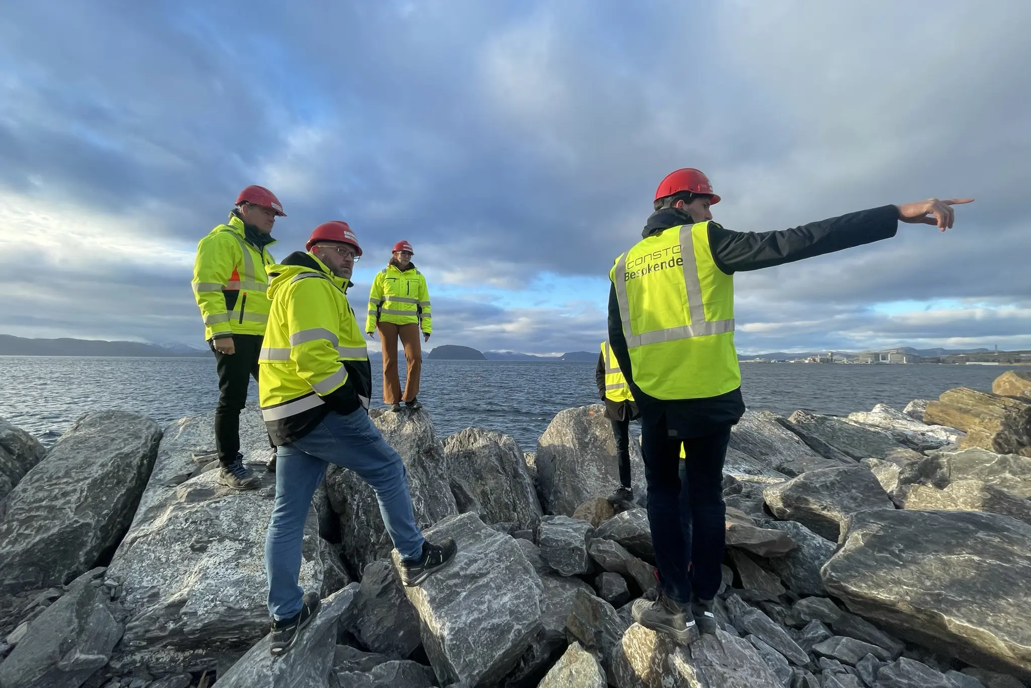 Befaring på tomta til helipaden ved nye Hammerfest sykehus.