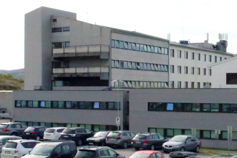 Eksteriørbilde av Hammerfest sykehus.