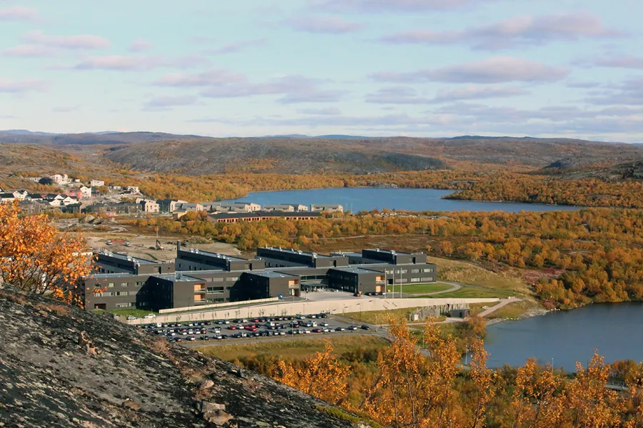 Oversiktsbilde av Kirkenes sykehus