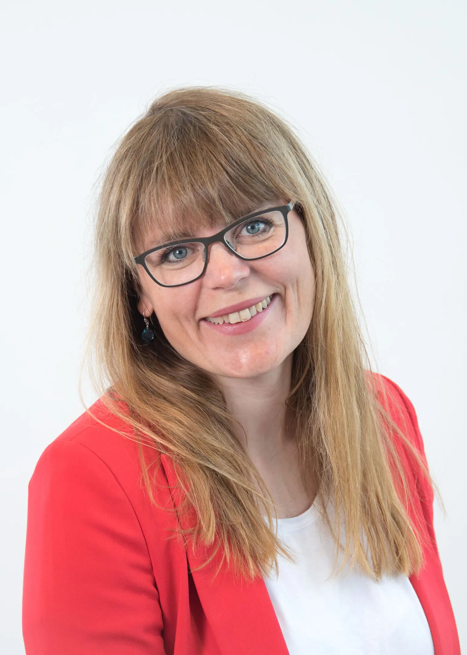 En person som bruker briller